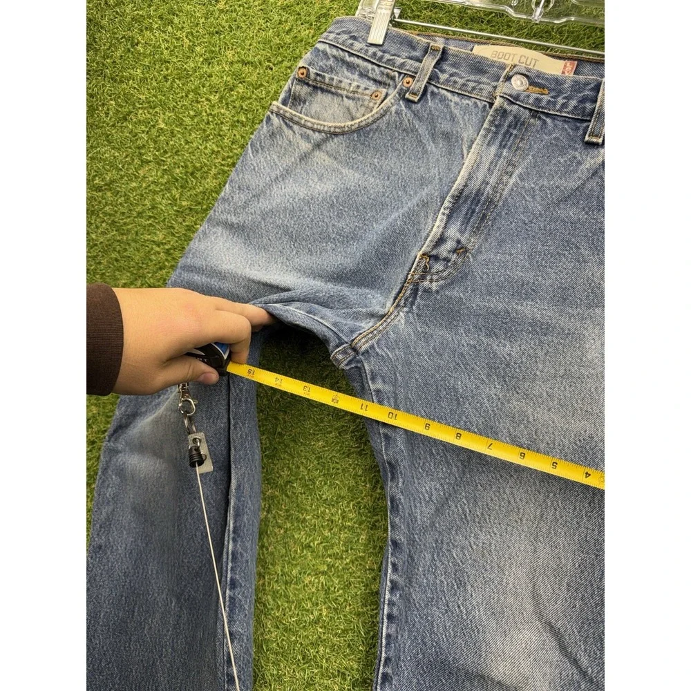 Levis shop confidence
